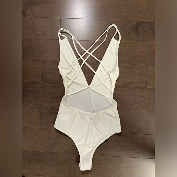 Low cut, open back bodysuit - Picture 2 of 2